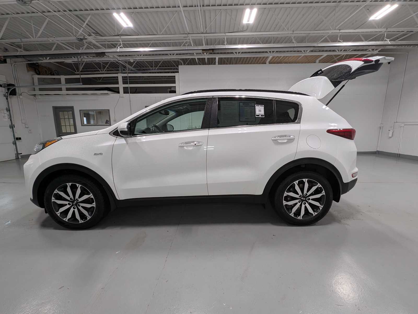 Used 2018 Snow White Pearl Kia EX image 12