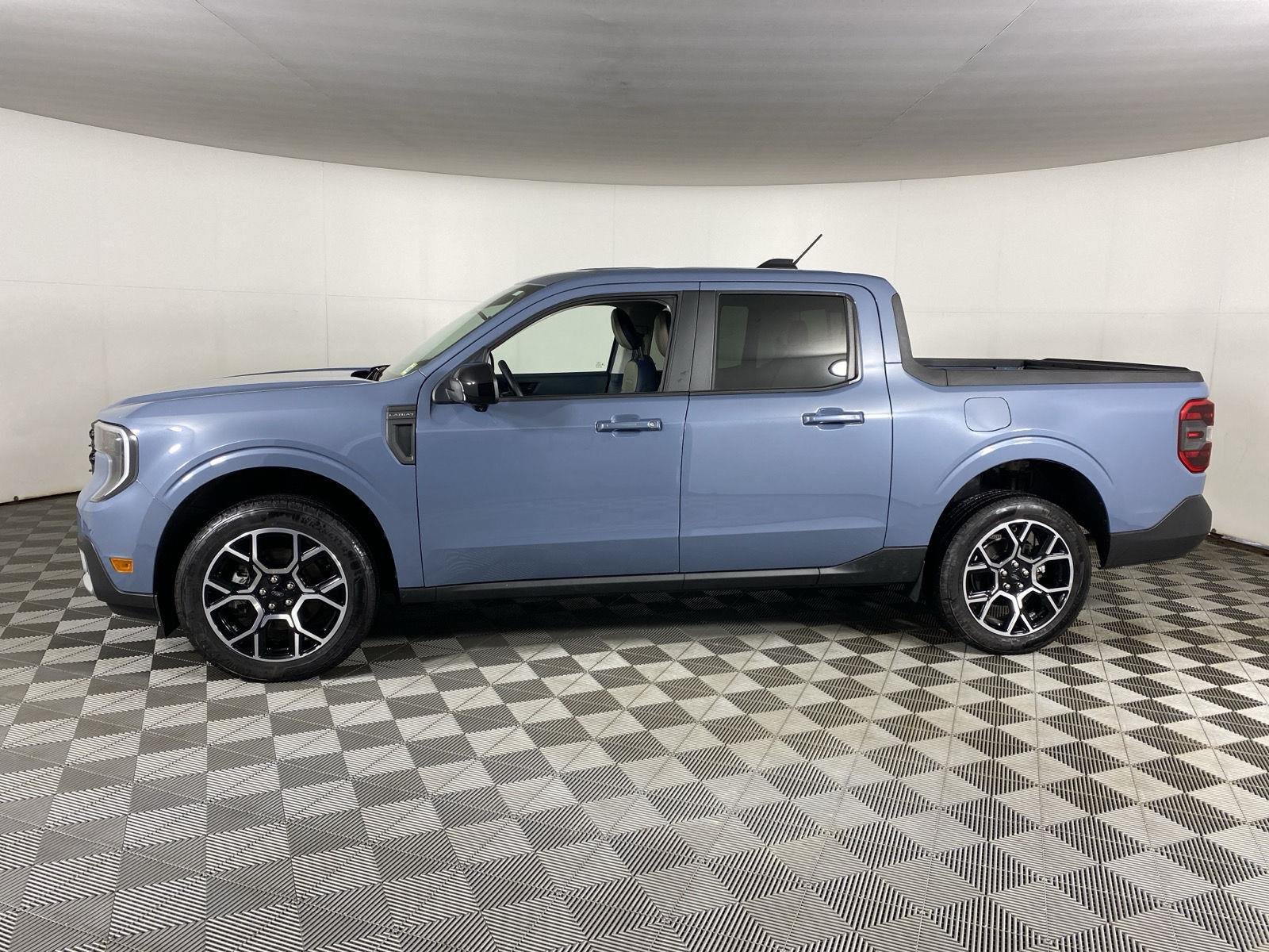 Used 2025 Azure Gray Metallic Tri-Coat Ford LARIAT image 4