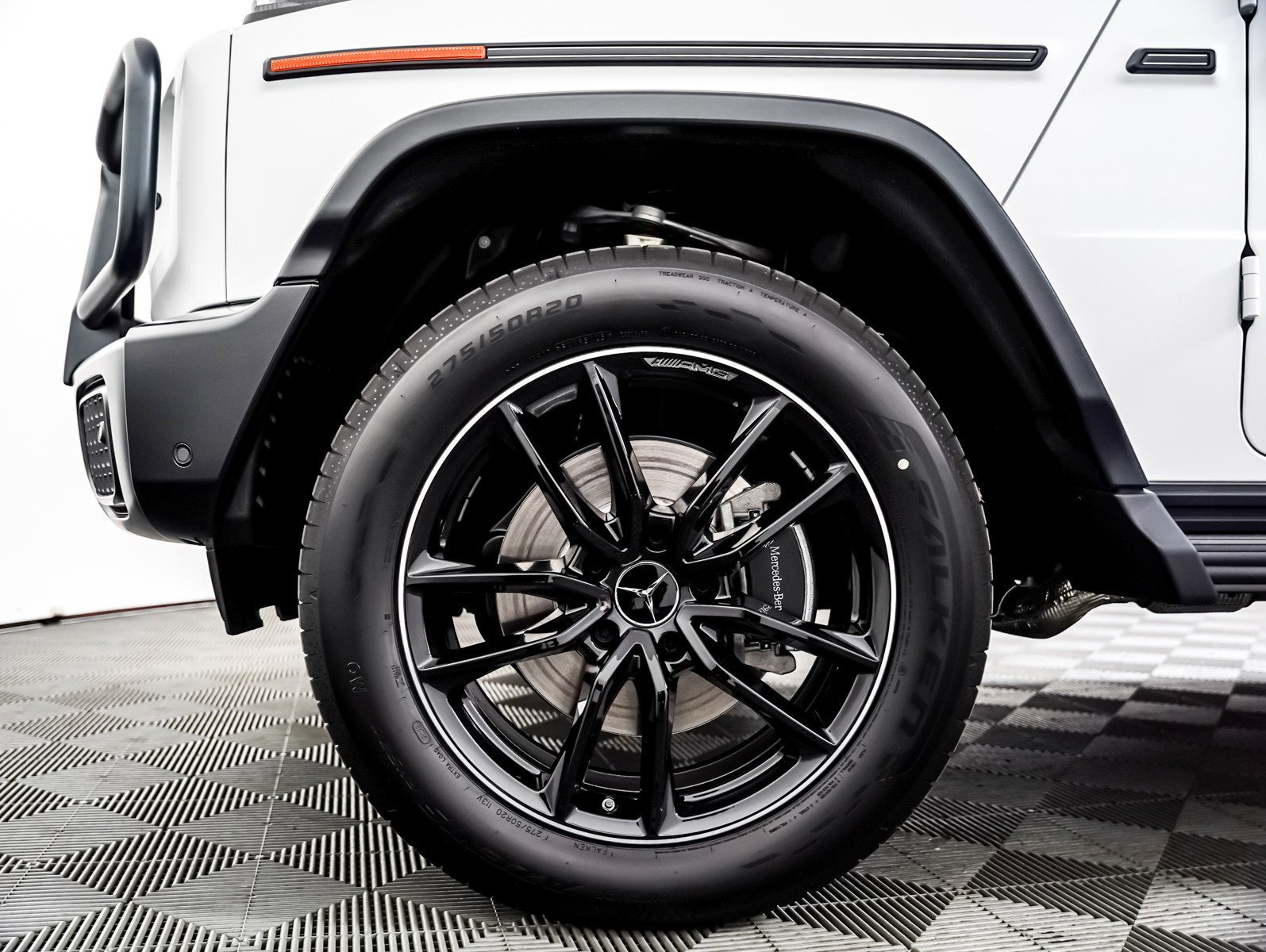 New 2026 MANUFAKTUR Moonlight White Magno Mercedes-Benz G 550 image 4