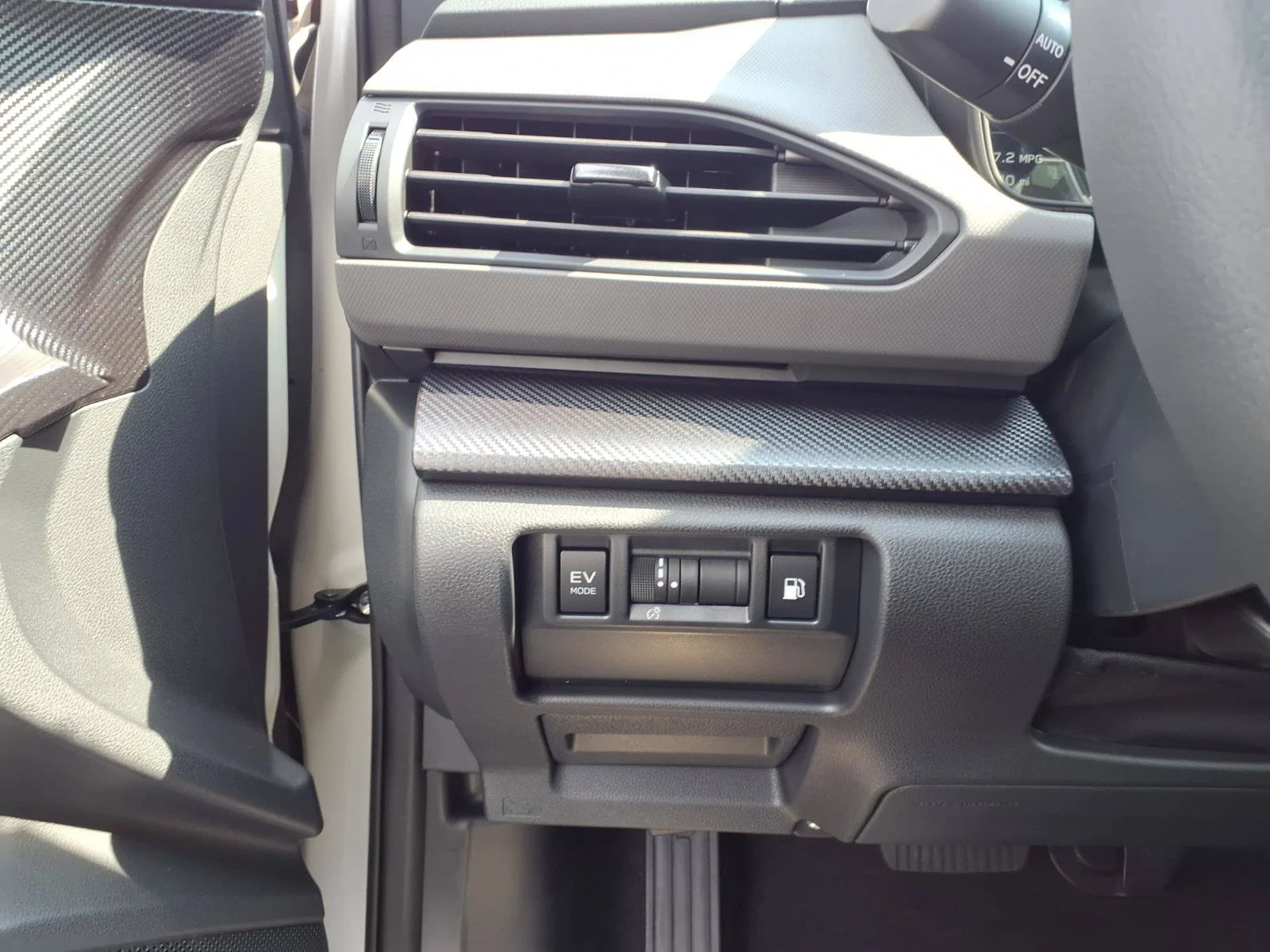 New 2026 CRYSTAL WHITE PEARL Subaru Limited Hybrid image 10