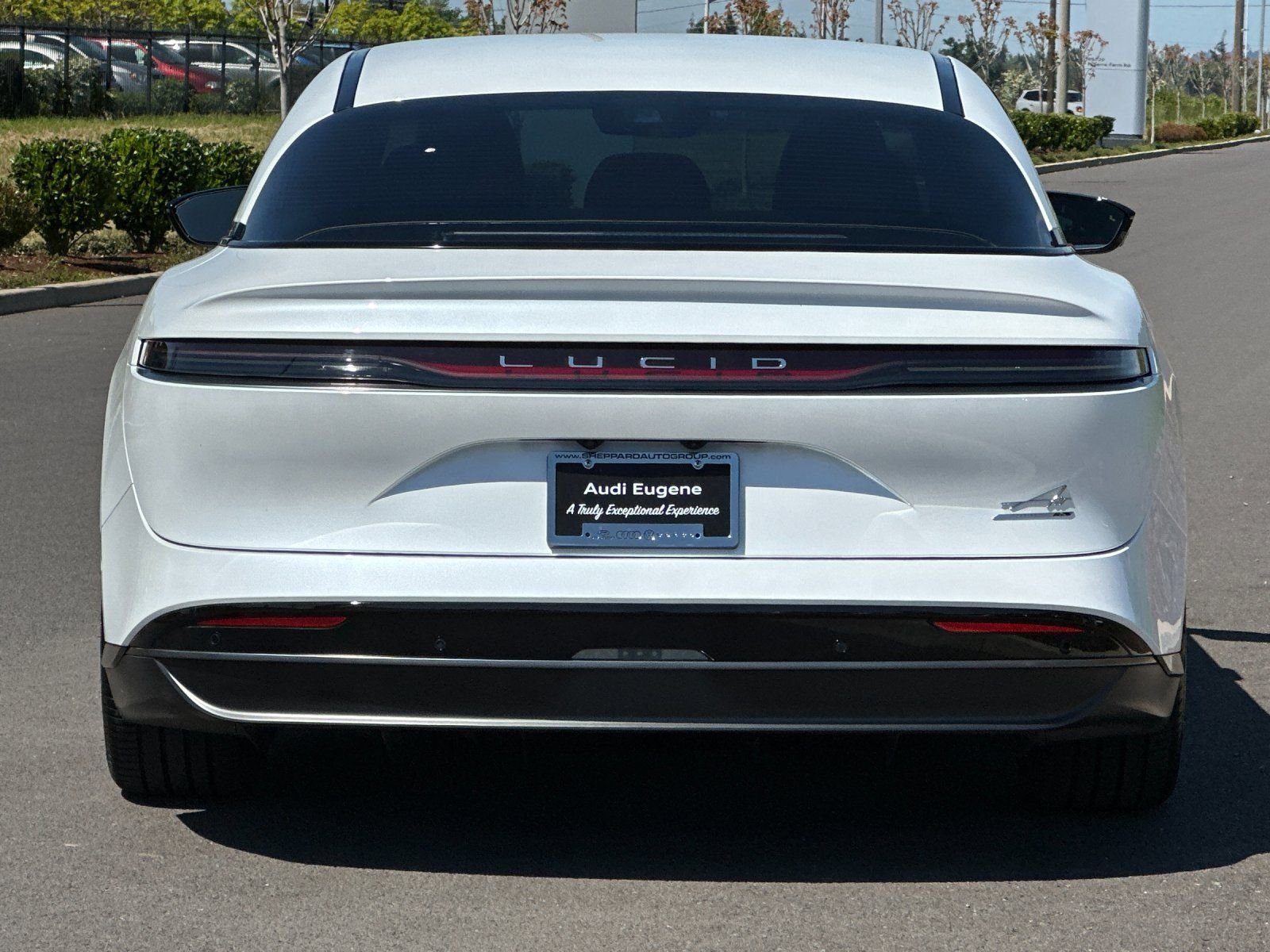 Used 2025  Lucid Touring image 4