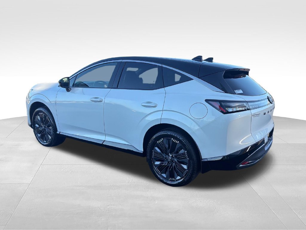 New 2027 White Nissan Platinum image 3