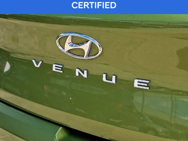 Used 2023 Green Hyundai SEL image 31
