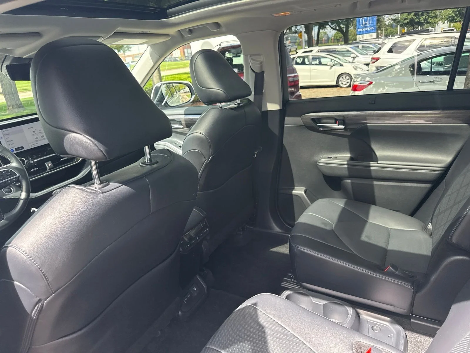 Used 2024 Pearl Toyota Platinum image 15