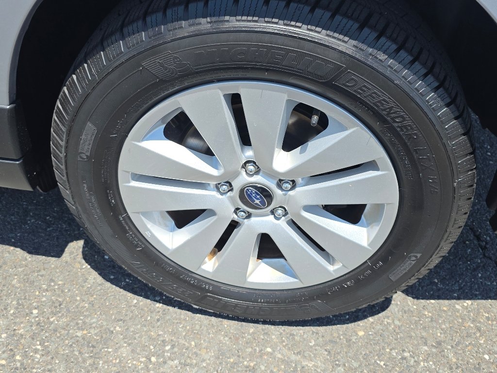 Used 2019 Ice Silver Metallic Subaru 2.5i image 6