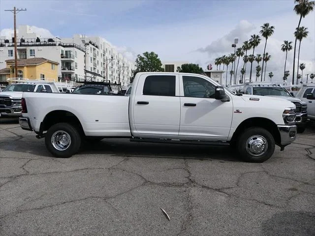 New 2026 Bright White Clear-Coat Exterior Paint RAM TRADESMAN image 2