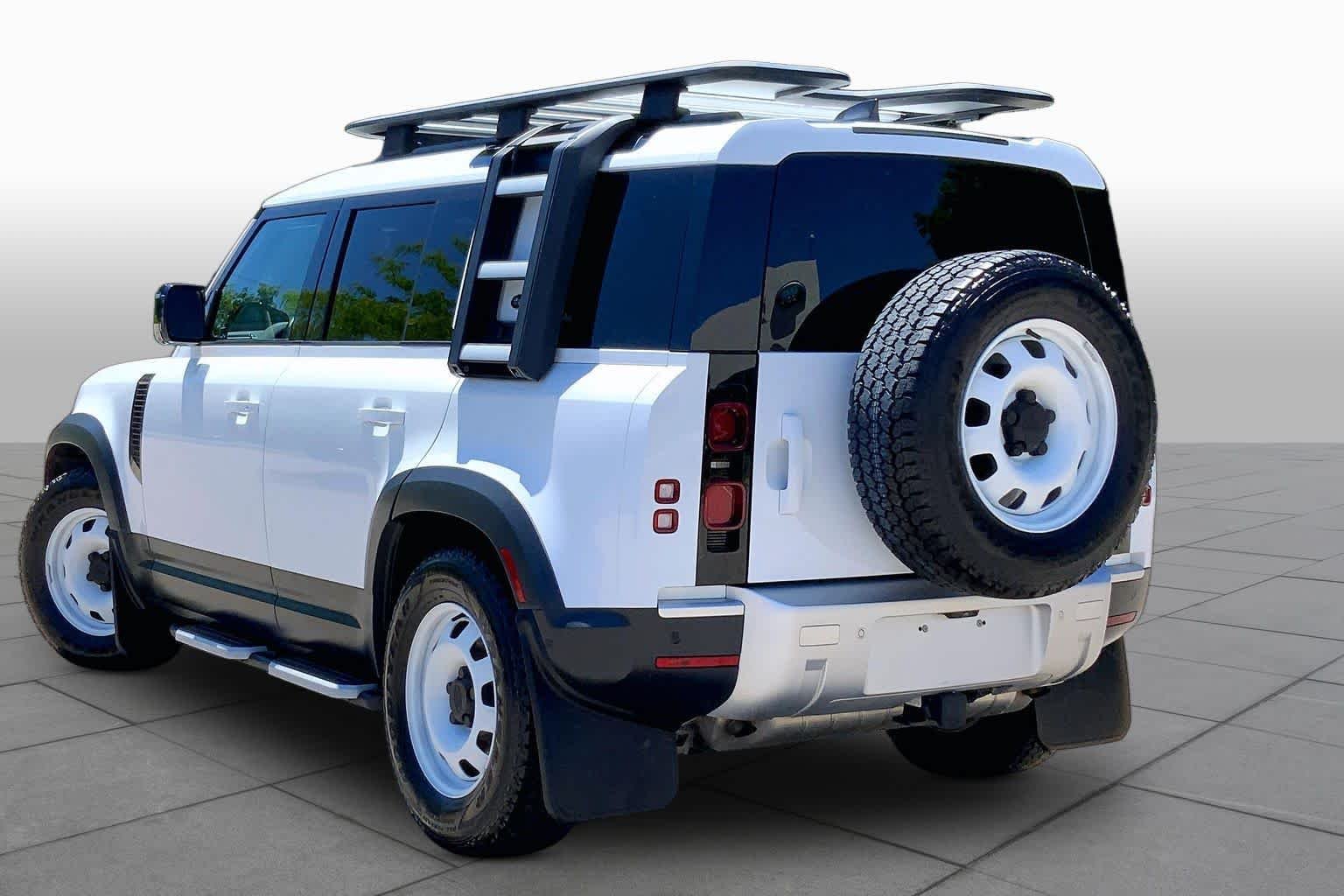 Used 2023 Fuji White Land Rover S image 11