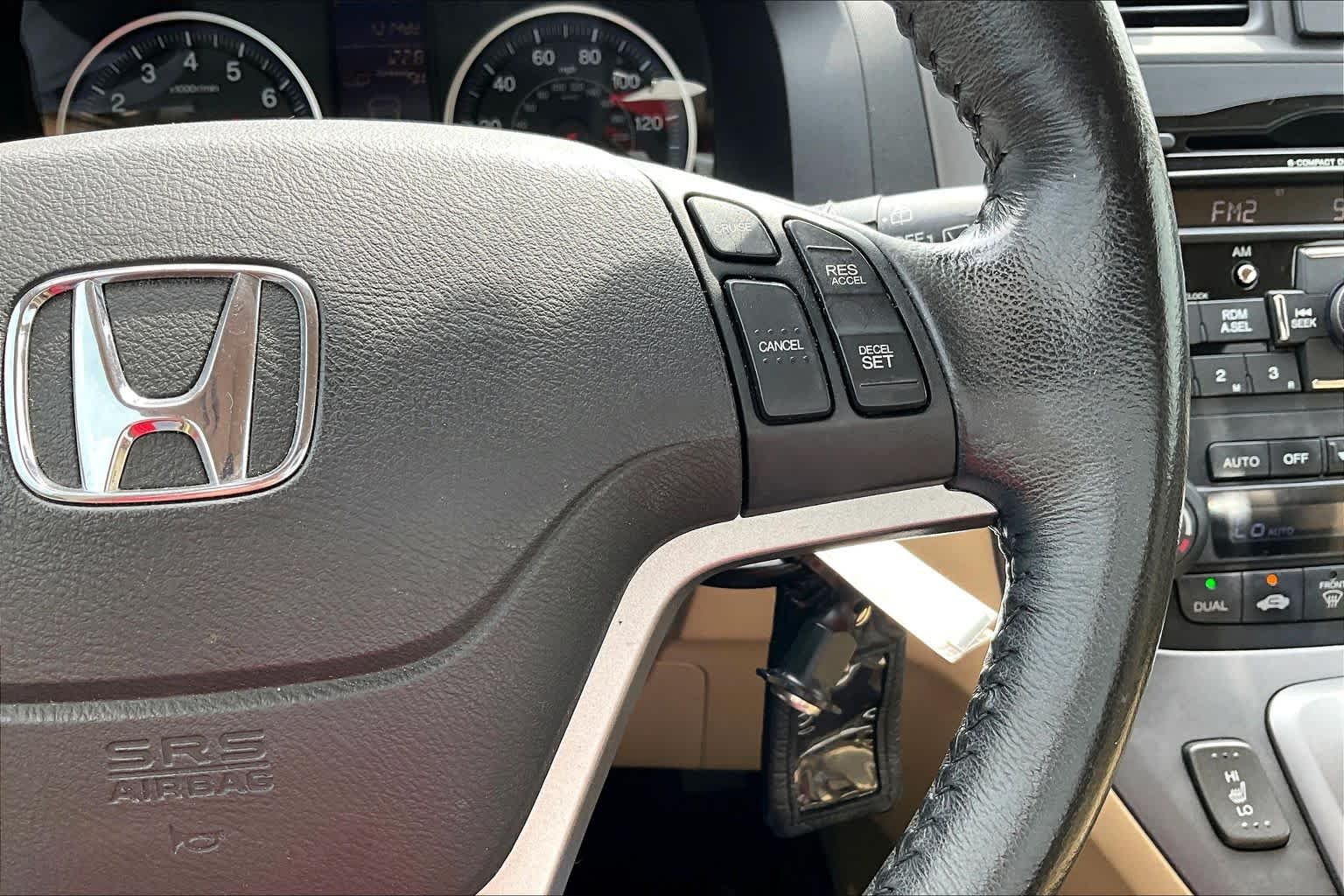 Used 2011 Polished Metal Metallic Honda EX-L image 24