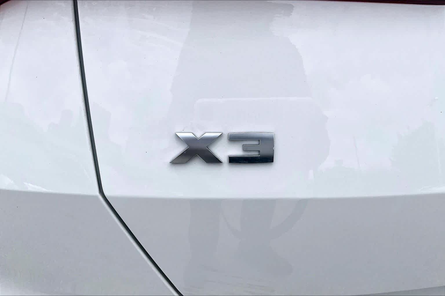 Used 2026 Alpine White BMW M50 xDrive image 30