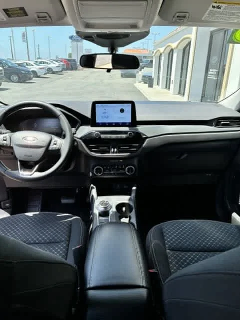 Used 2023 Red Ford Active image 6