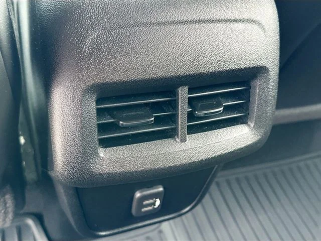 Used 2020 Silver Chevrolet Premier image 23