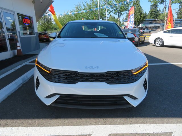 Used 2022 Glacial White Pearl Kia LX image 7