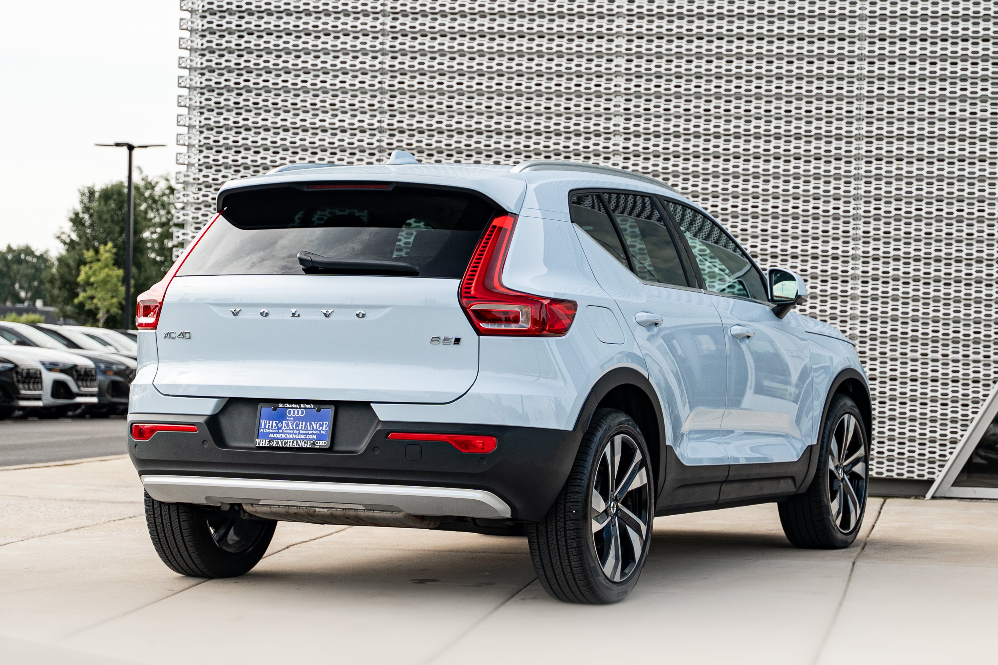 Used 2024 Cloud Blue Volvo Plus Bright Theme image 4