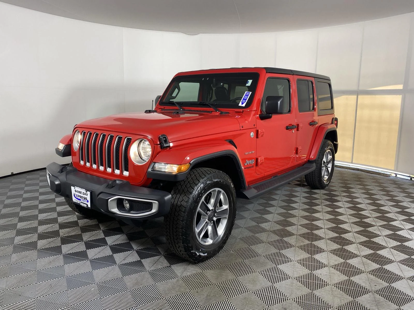 Used 2019 Firecracker Red Clearcoat Jeep Sahara image 11