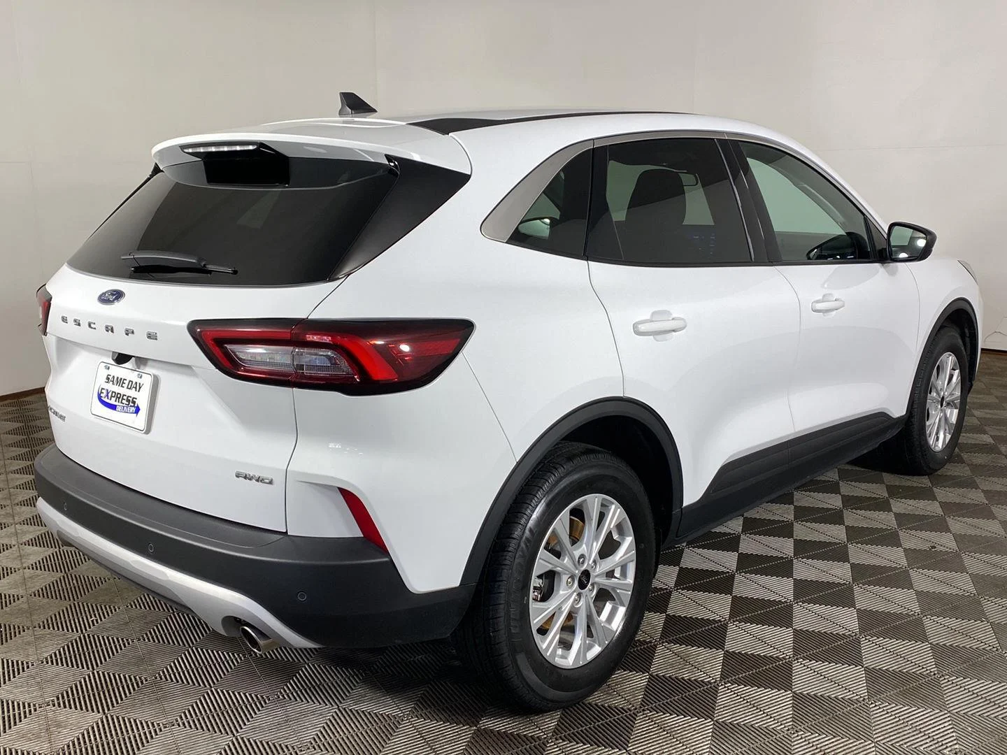 Used 2023 Oxford White Ford Active image 23