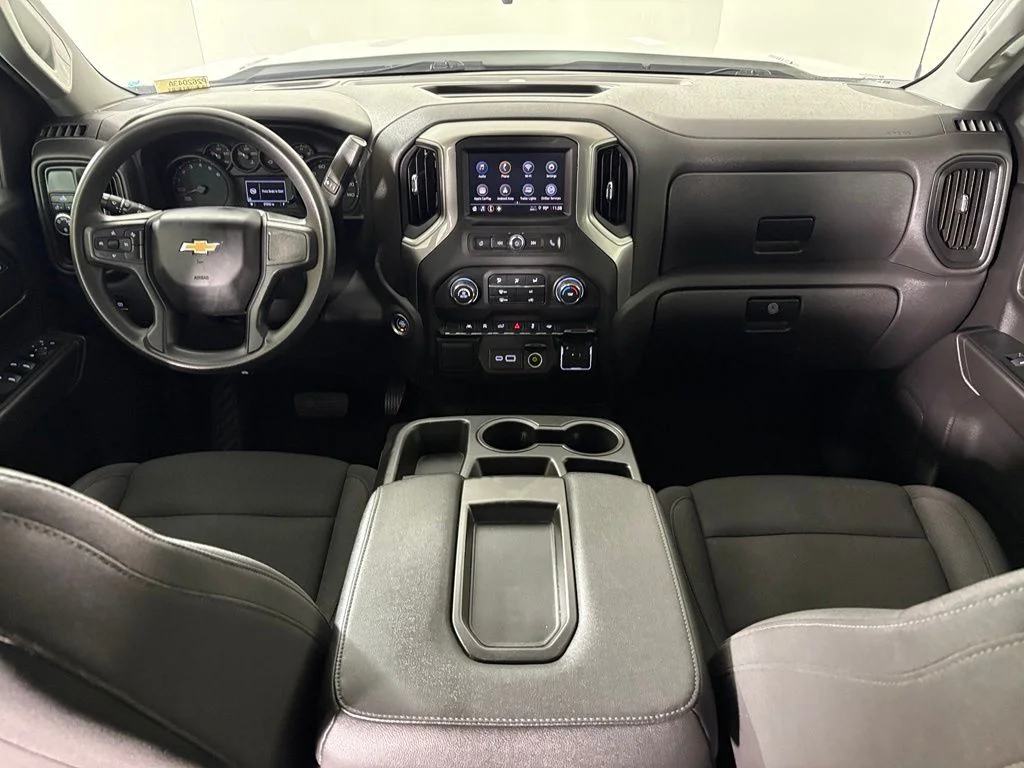 Used 2024 White Chevrolet Custom image 35