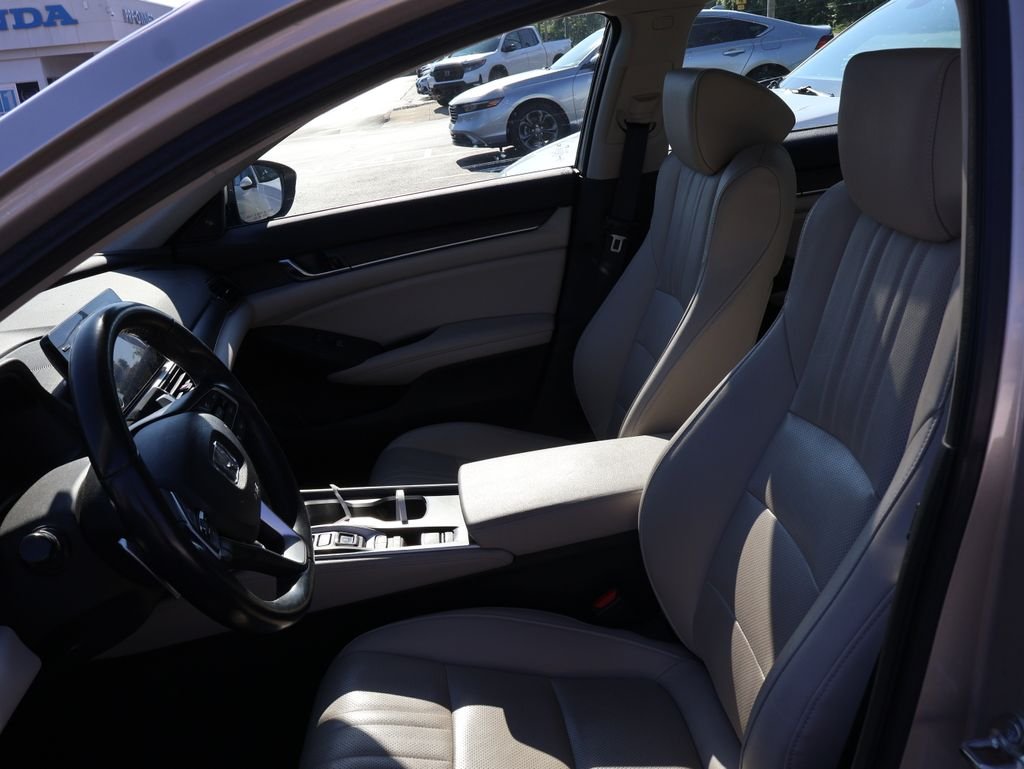 Used 2020  Honda Touring image 11