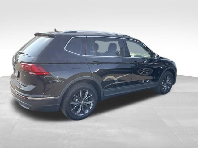 Certified Used 2023 Black Volkswagen 2.0T SE image 5