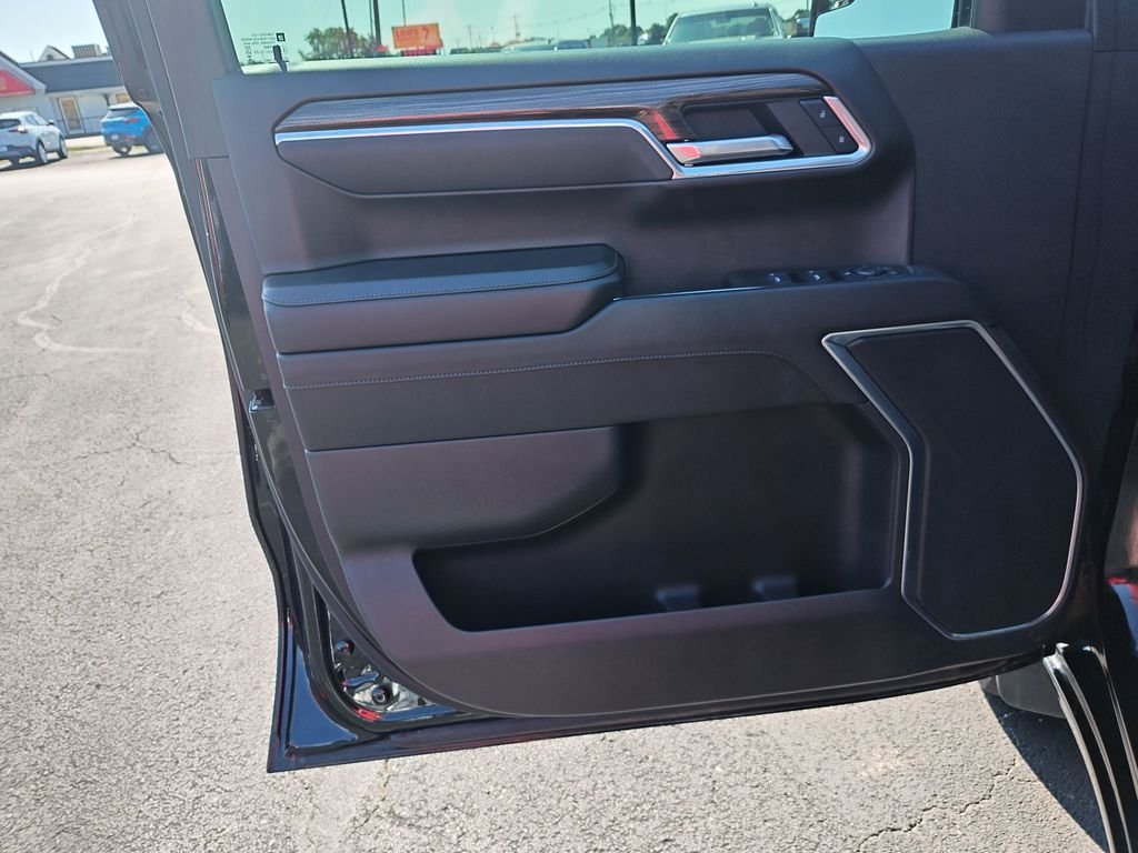 2025 Chevrolet Silverado 1500 LT - Photo 12