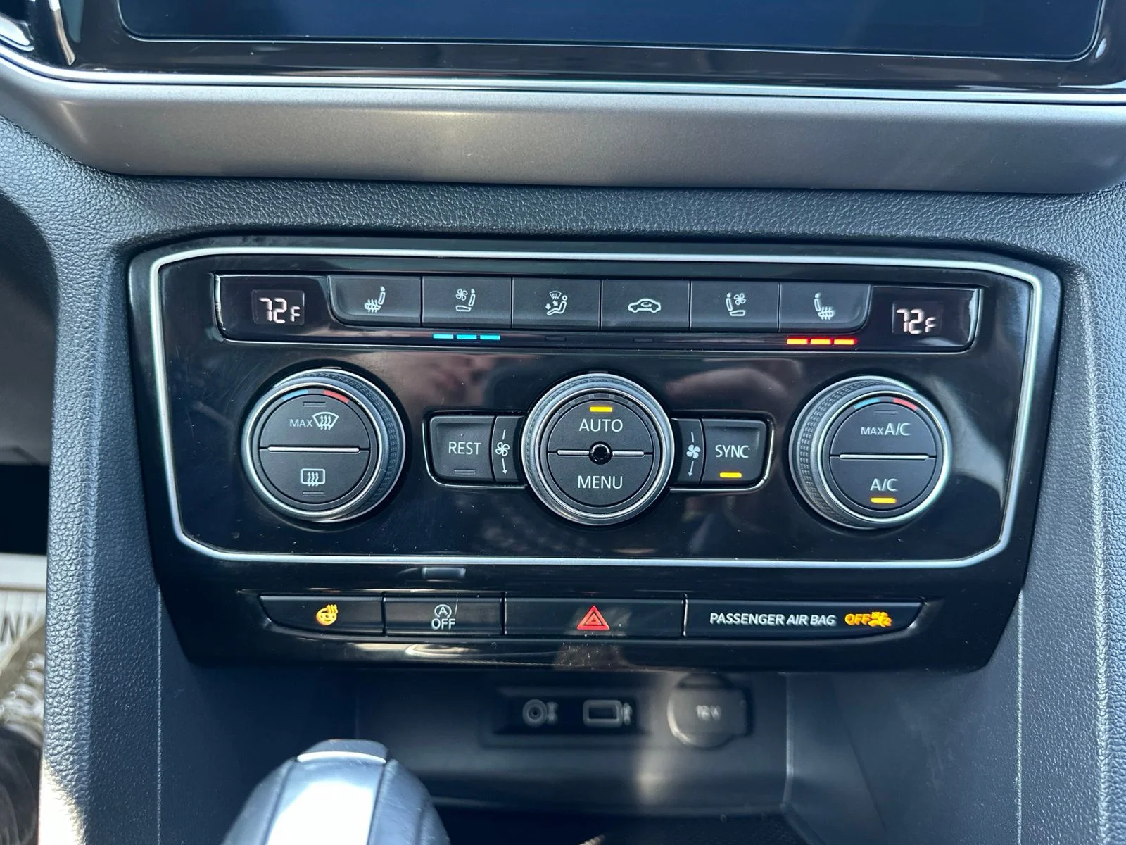 Used 2019 Gray Volkswagen SEL Premium image 75
