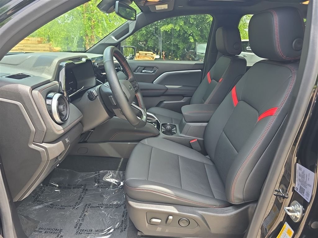 Used 2025 Black Chevrolet Z71 image 18