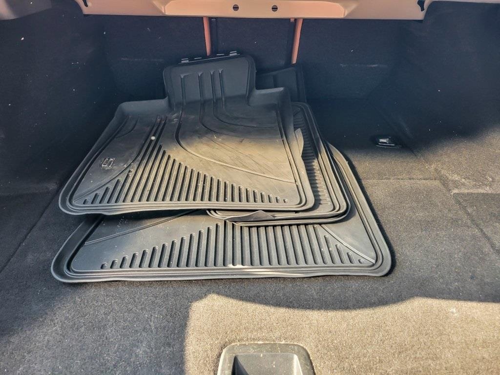 2023 BMW 530E - Image 19