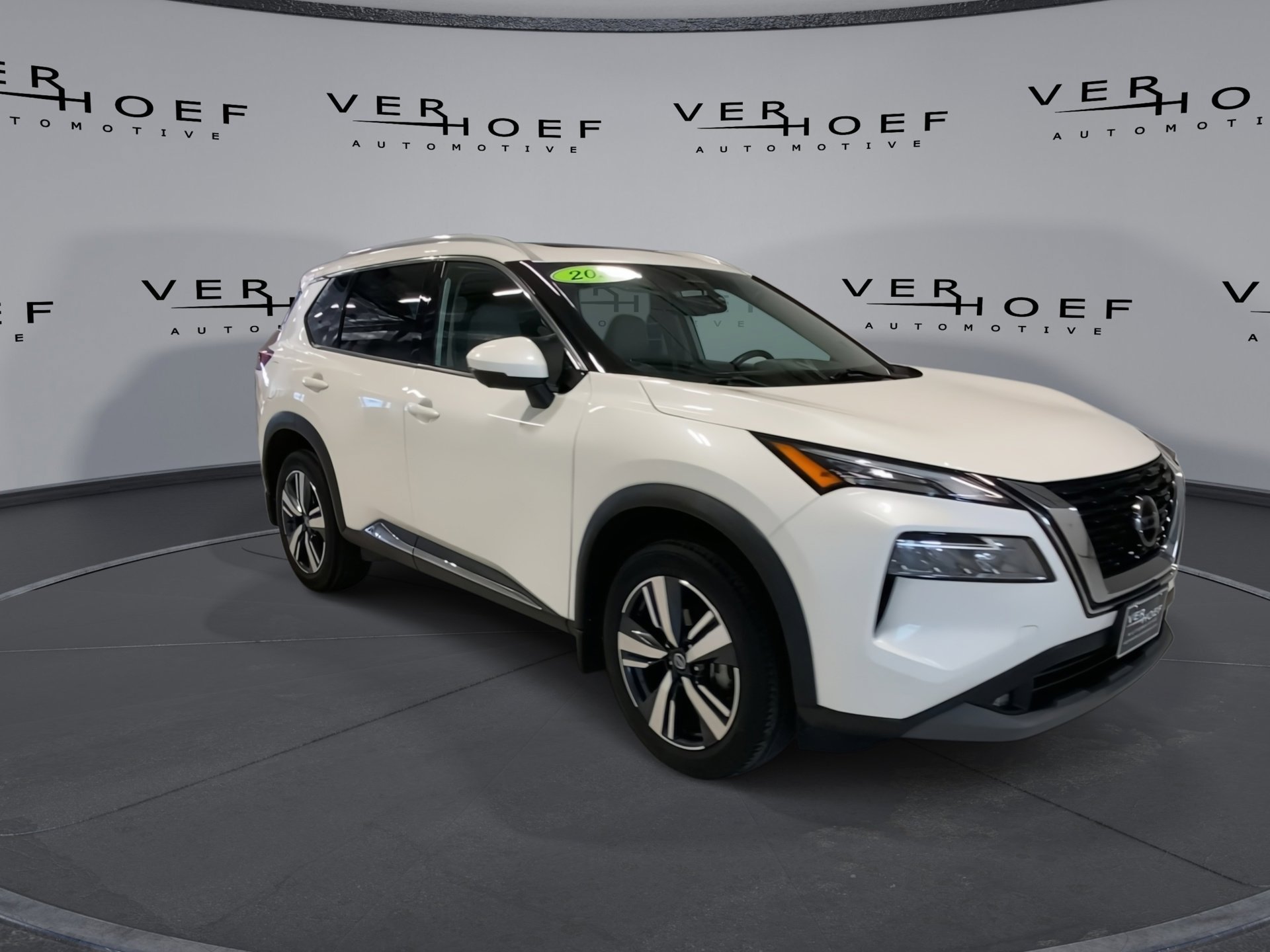 Used 2021 White Nissan SL image 2