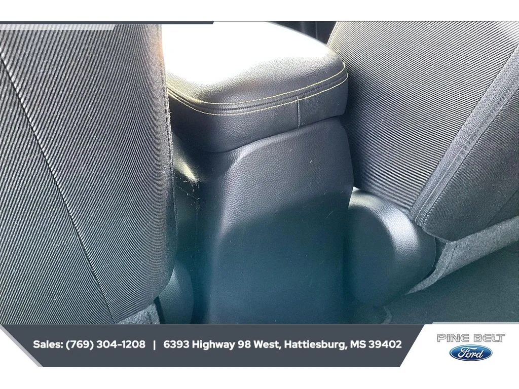 Used 2016 Clear White Kia + image 23