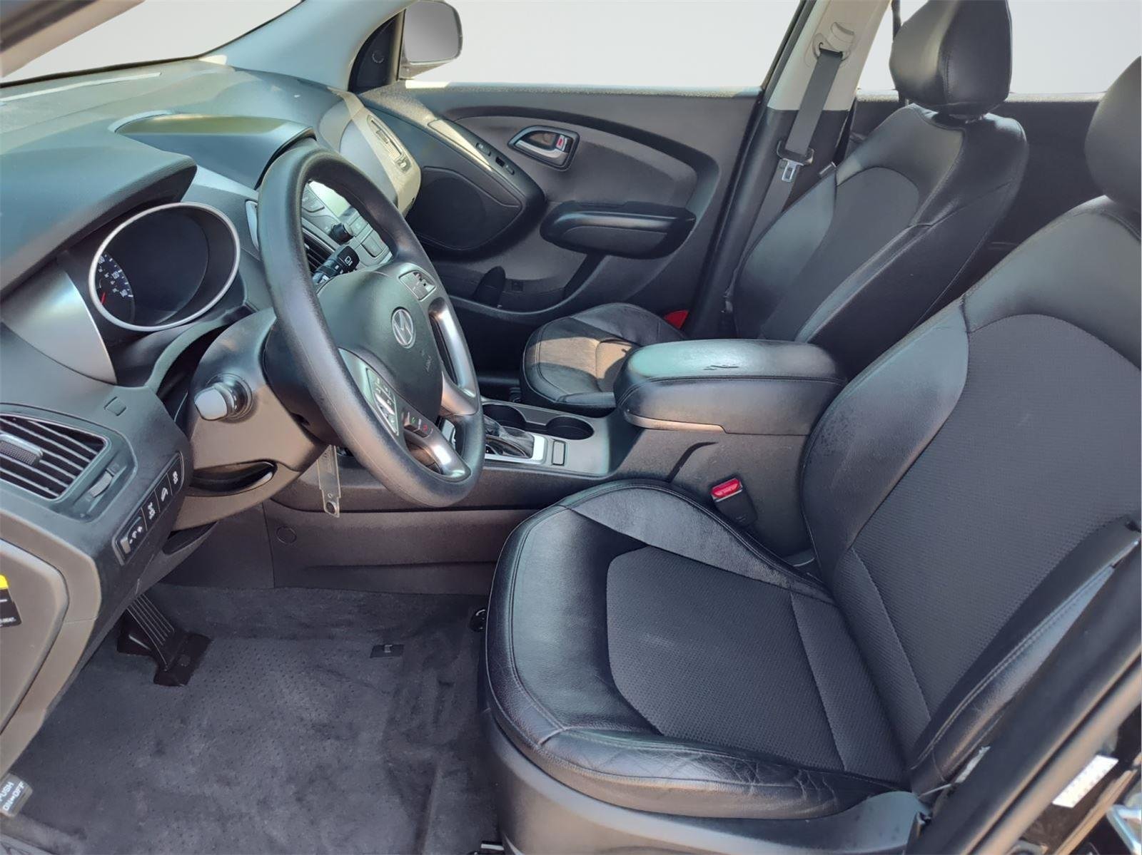 Used 2015 Ash Black Mica Hyundai GLS image 9