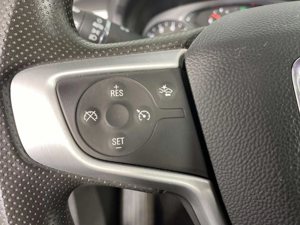Used 2023 White GMC SLE image 18