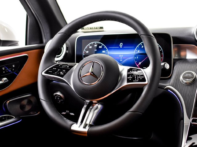 New 2027 Polar White Mercedes-Benz GLC 300 image 22