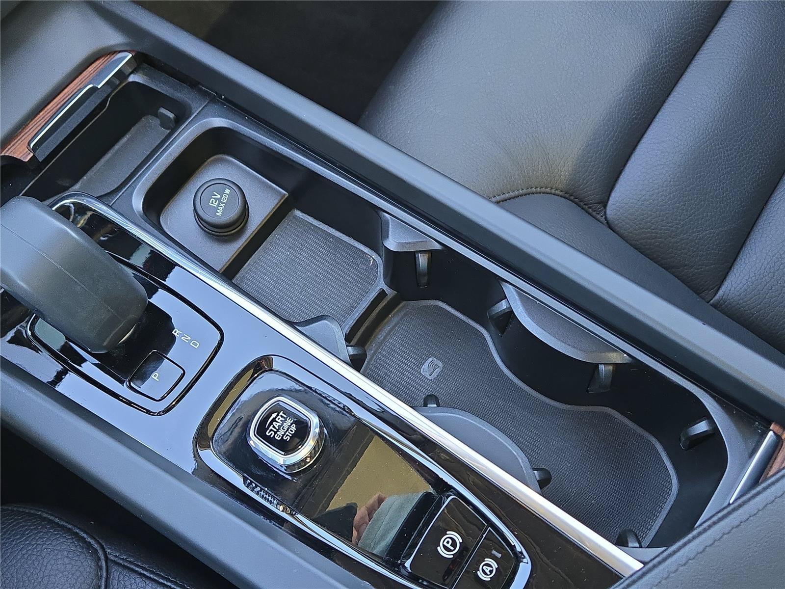 Used 2023 Gray Volvo Plus Dark Theme image 27
