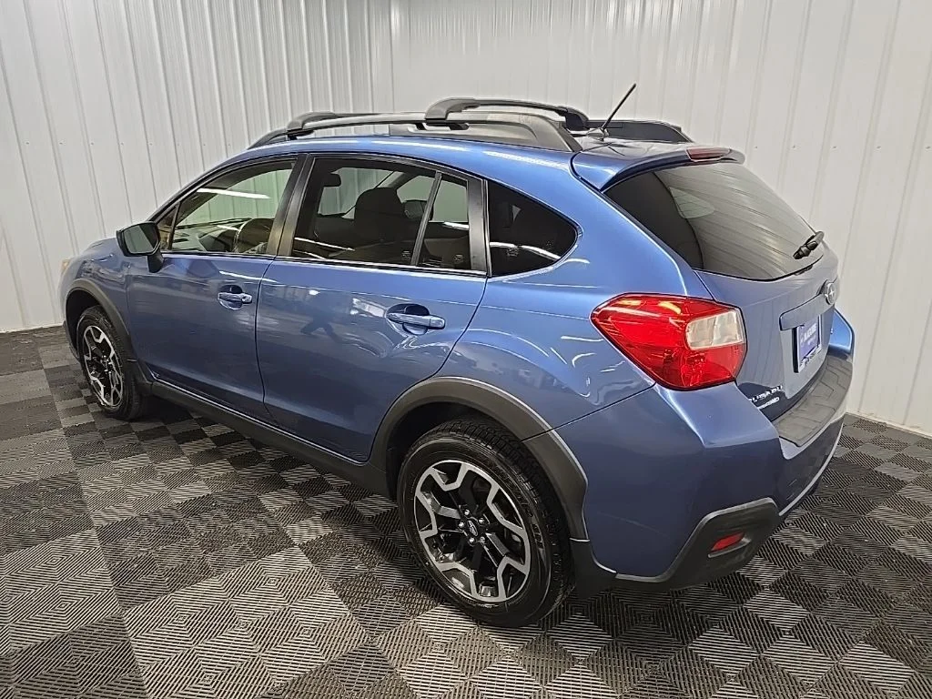 Used 2016 Blue Subaru 2.0i Premium image 9