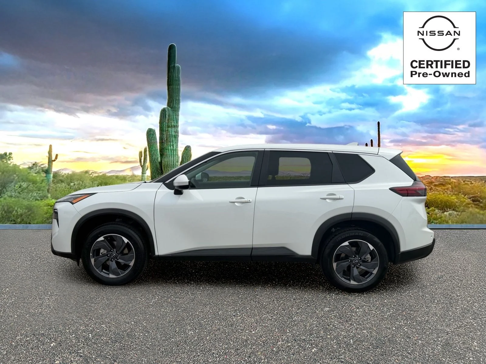 Used 2025 Everest White Pearl Nissan SV image 2