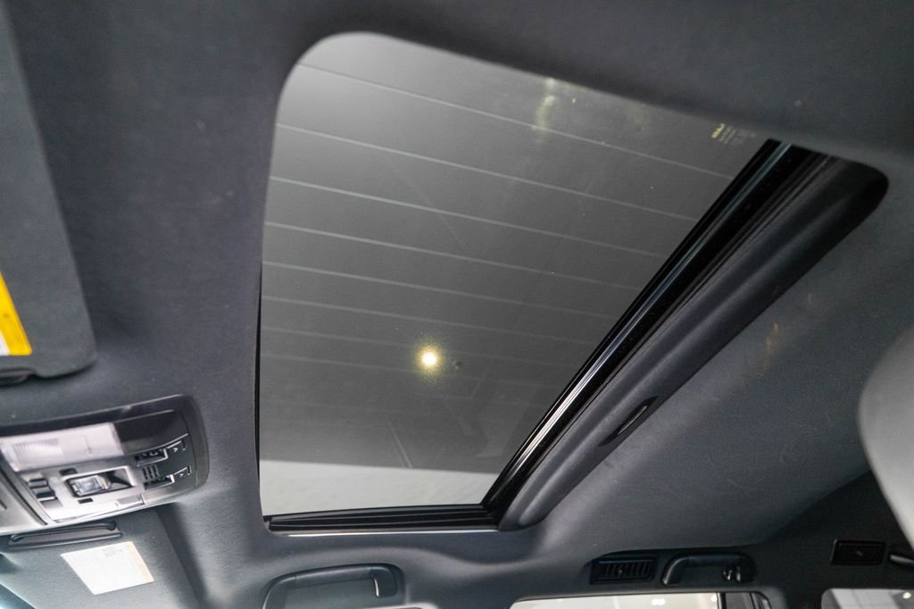 Used 2022 Black Lexus 460 image 22