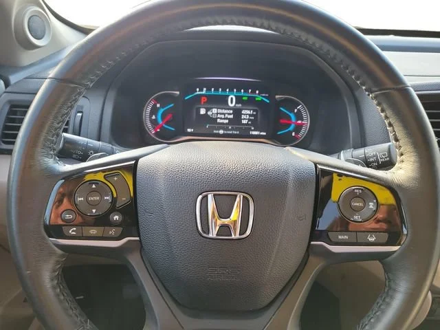 Used 2021 White Honda EX-L image 11