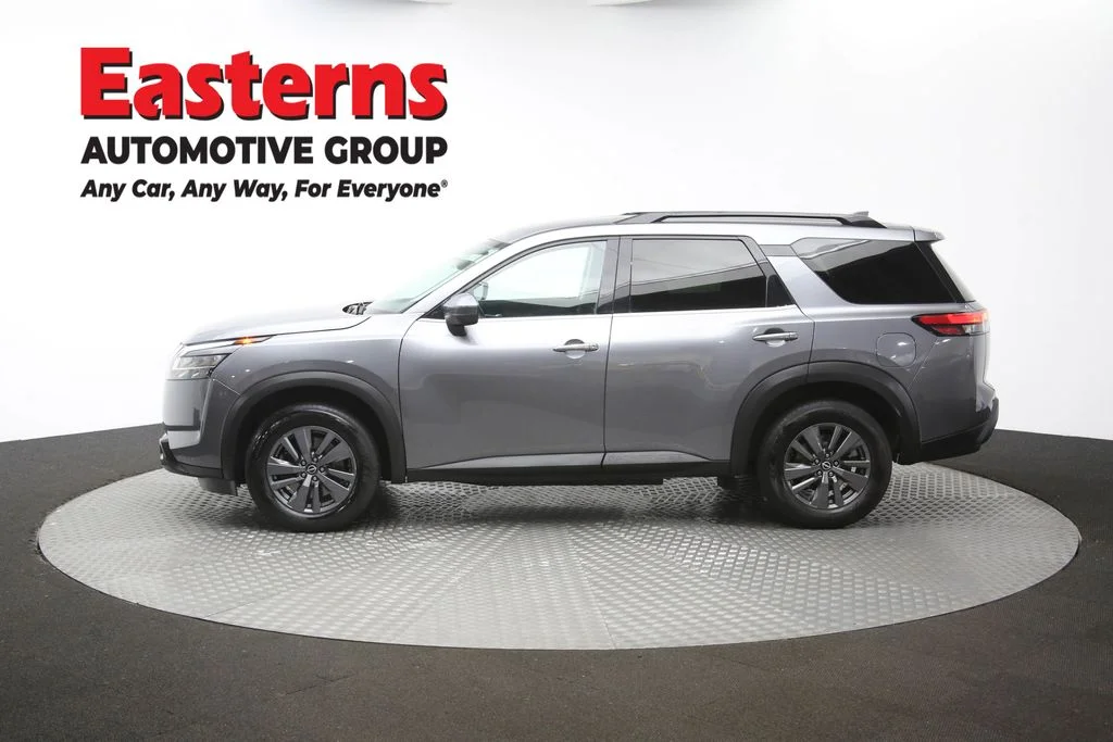 Used 2022 Gray Nissan SV image 60