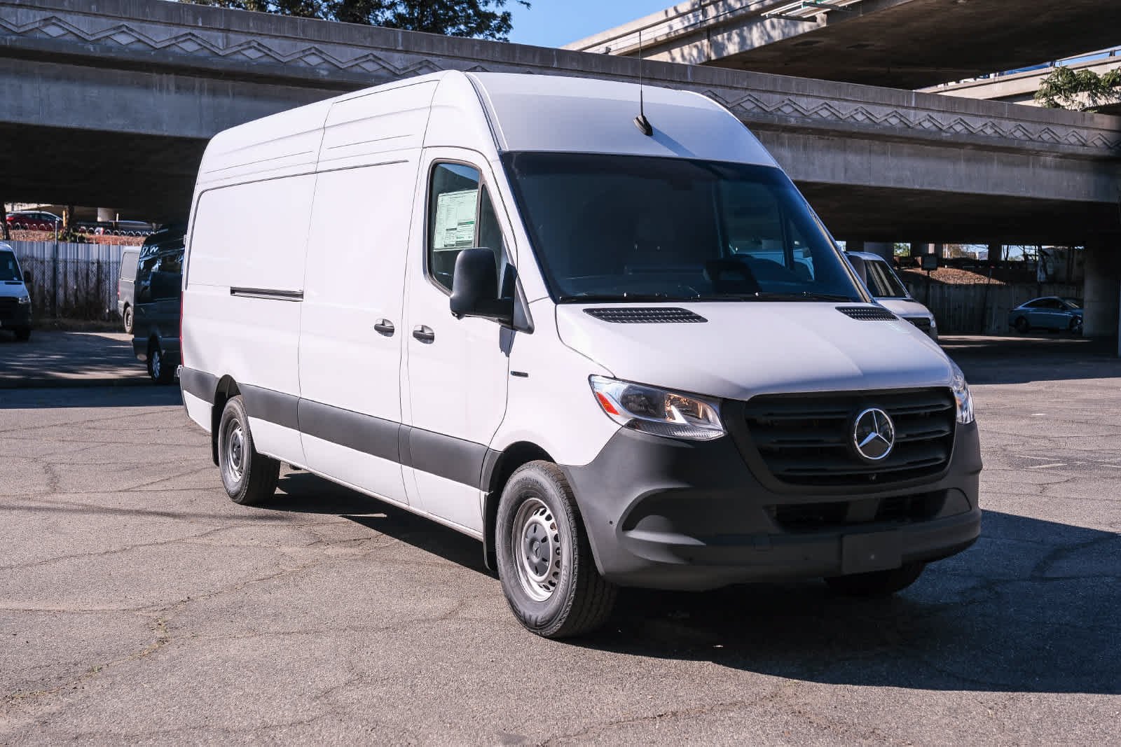 New 2025 Arctic White Mercedes-Benz Cargo 170 WB High Roof RWD Electric Motor image 4