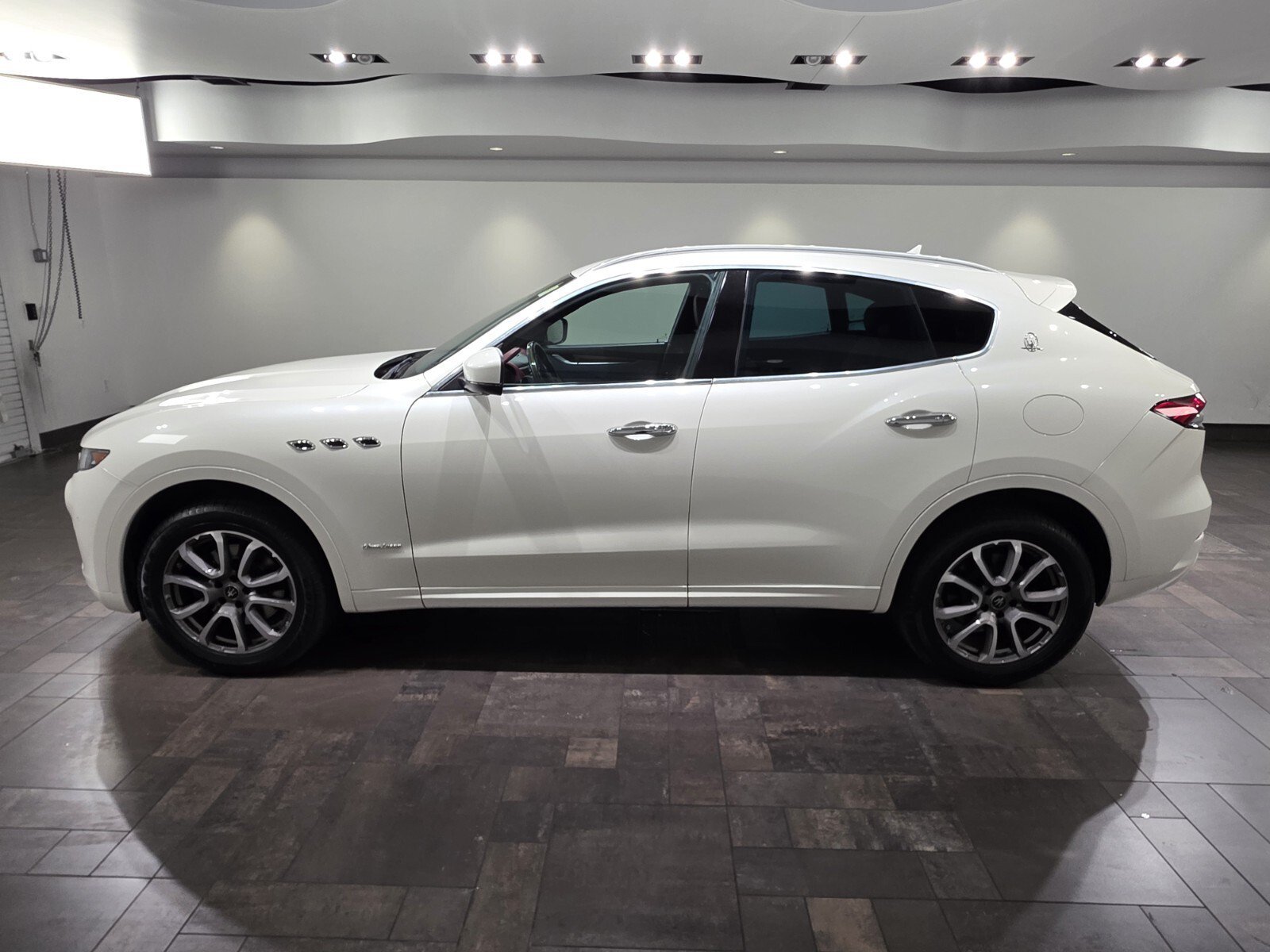 Used 2021 Bianco Maserati GranLusso 3.0L image 3