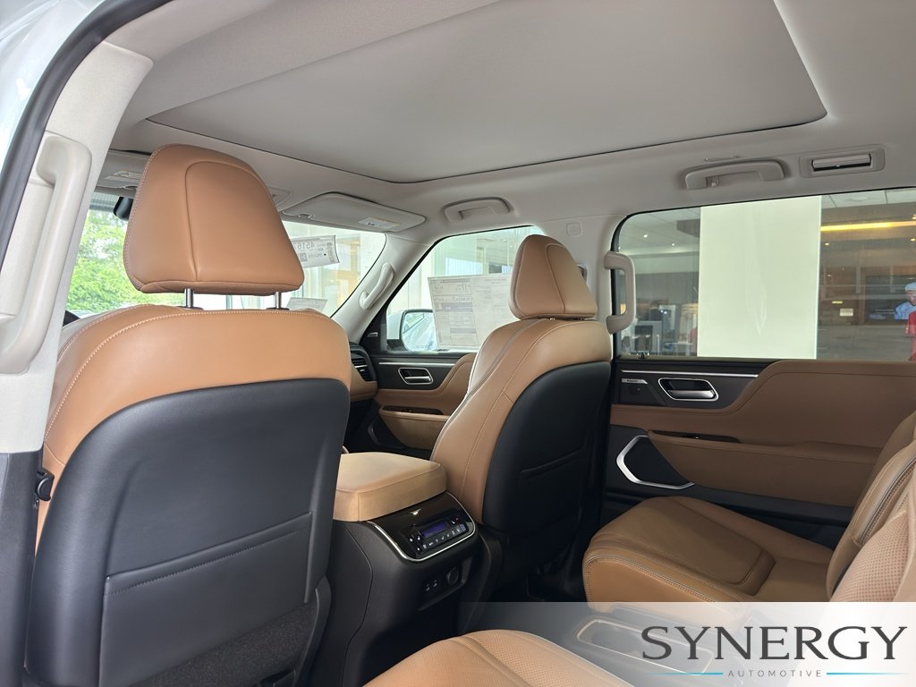 New 2027 Radiant White INFINITI LUXE image 28