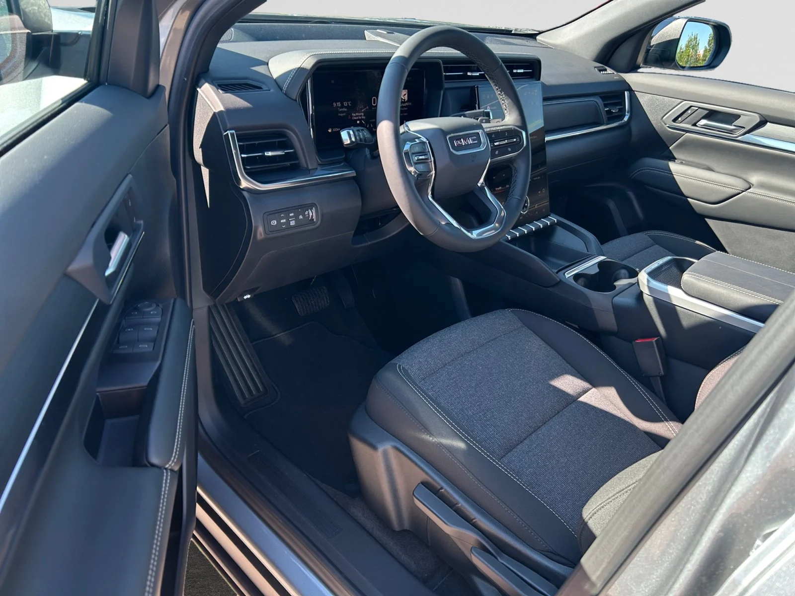 New 2027 Sterling Metallic GMC AWD Elevation image 12