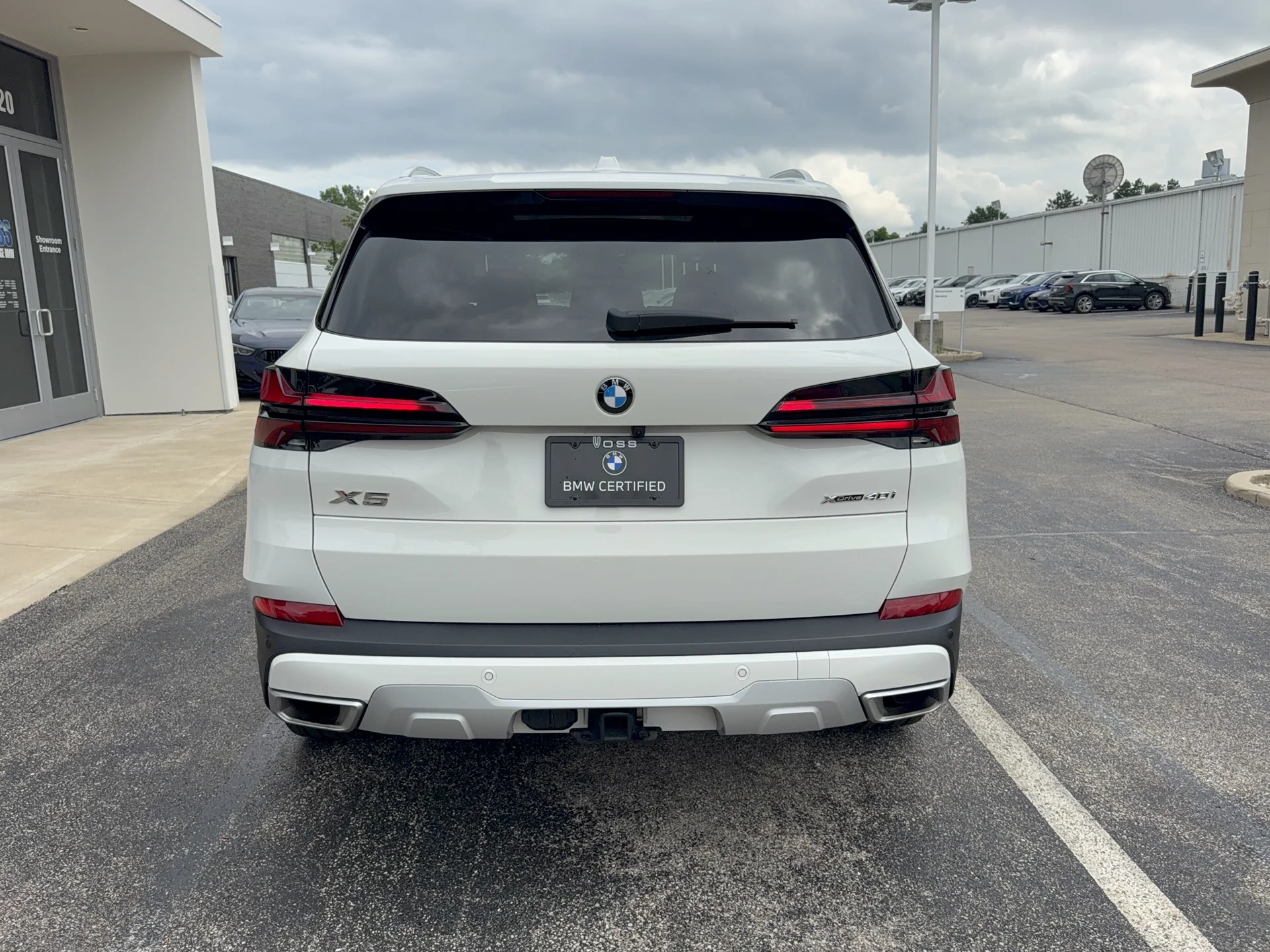 Certified Used 2024 Alpine White BMW xDrive40i image 4