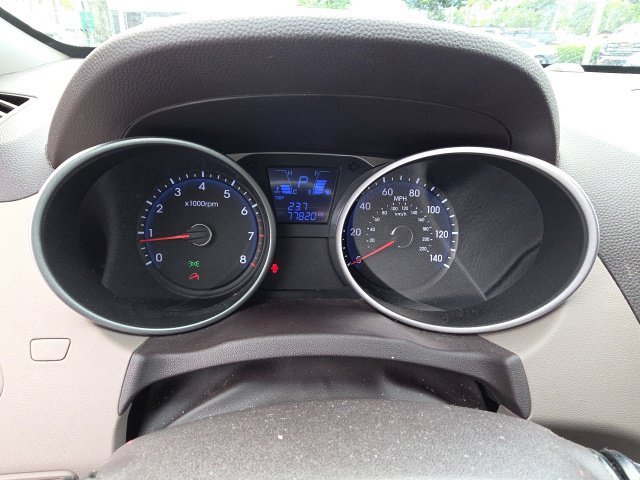 Used 2015 Gray Hyundai SE image 7