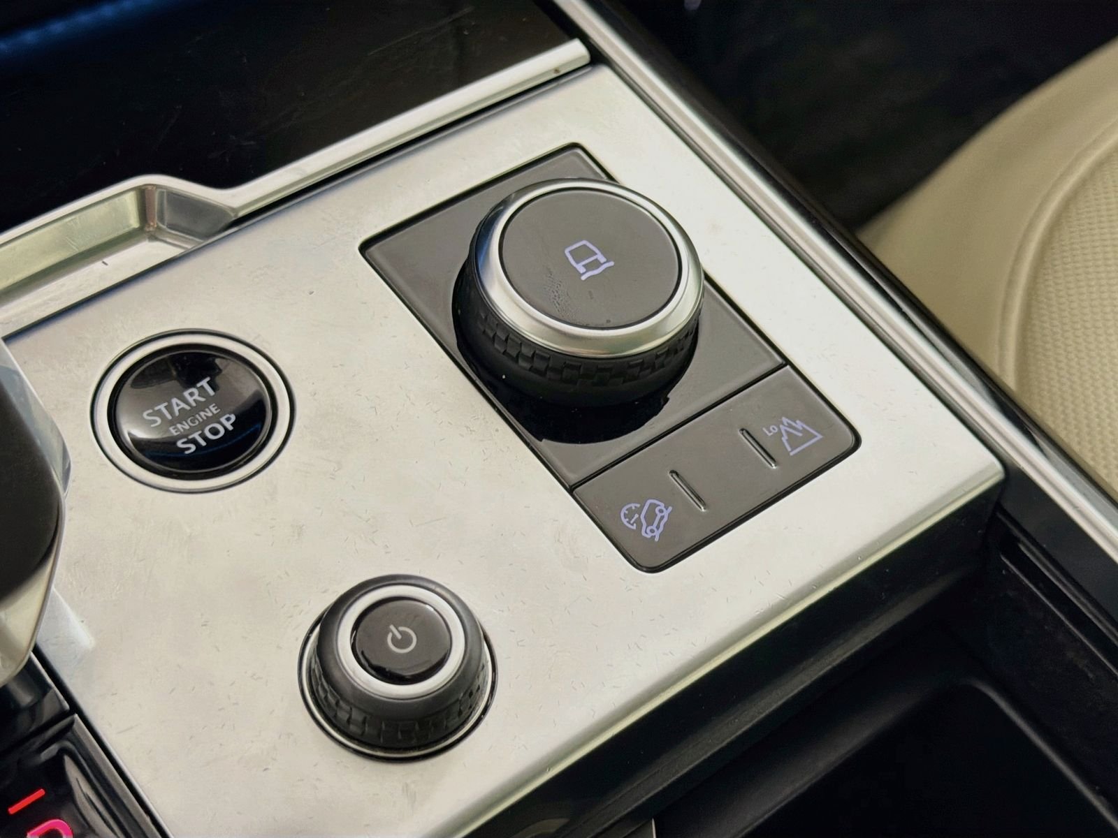 Certified Used 2023 Fuji White Land Rover SE image 19