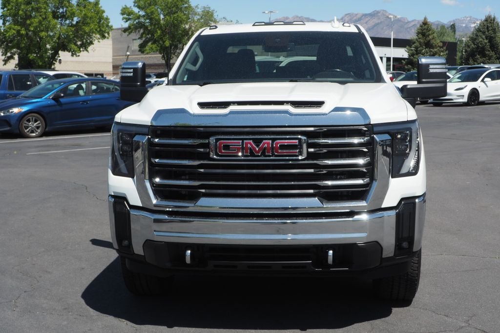 Used 2024 White GMC SLT image 2