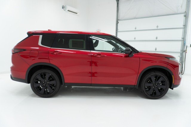New 2026 Red Diamond Mitsubishi SE image 4