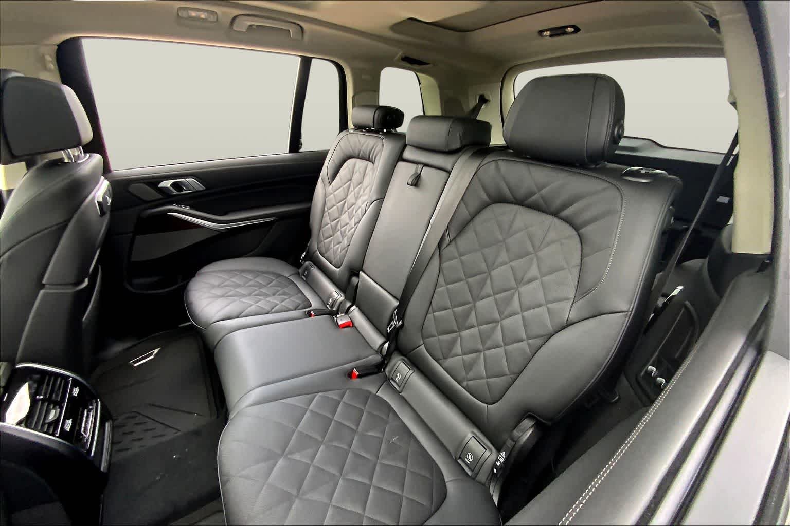 Used 2026 Sparkling Copper Metallic BMW xDrive40i image 28