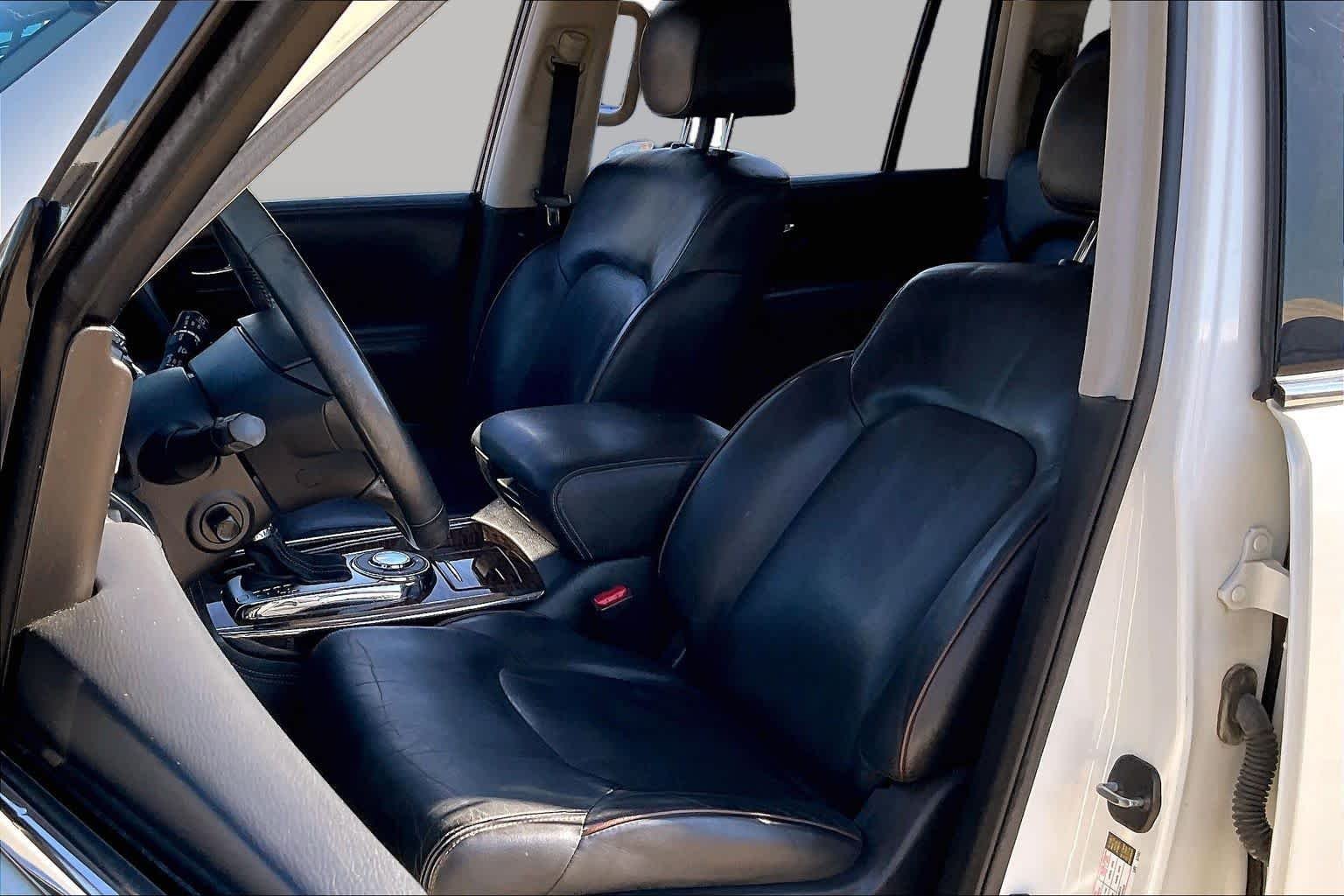Used 2017 Pearl White Nissan Platinum image 7