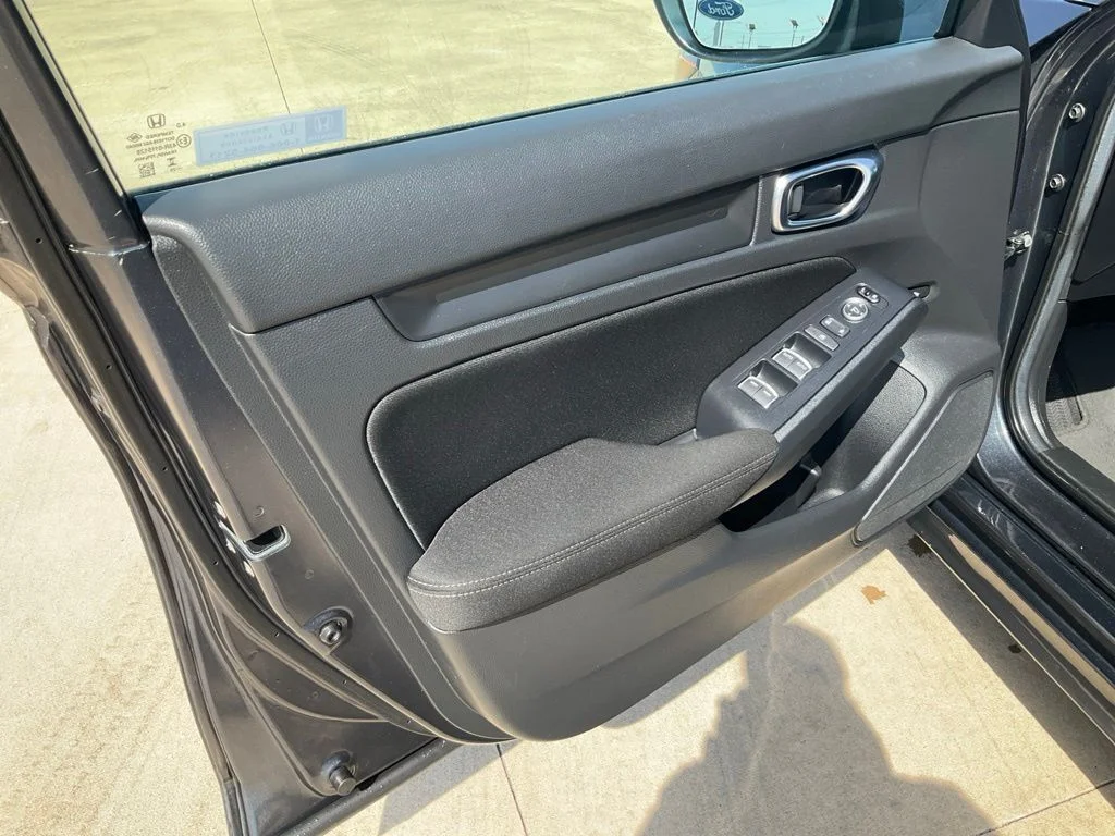 Used 2025 Black Honda Sport image 5