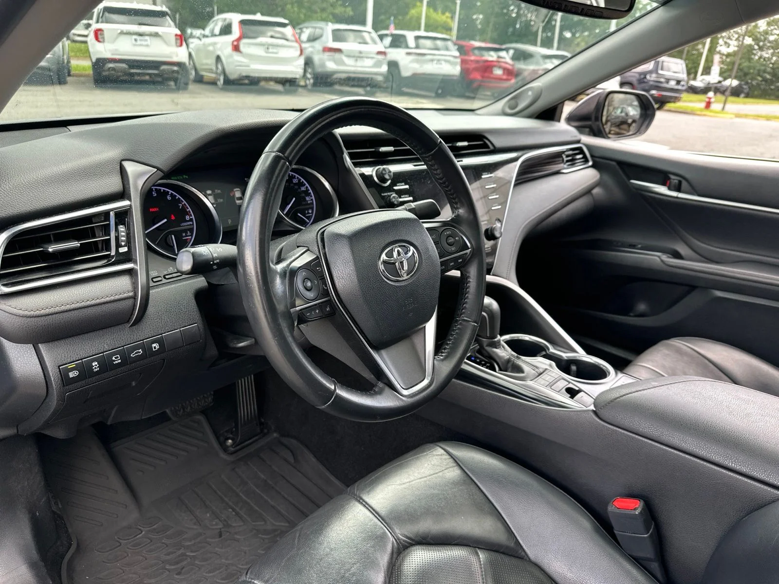 Used 2018 Blue Toyota XLE image 27